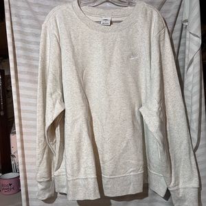 NWOT 3x nike crew sweatshirt